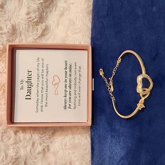 Infinity Heart Bracelet - Picture 1 of 3